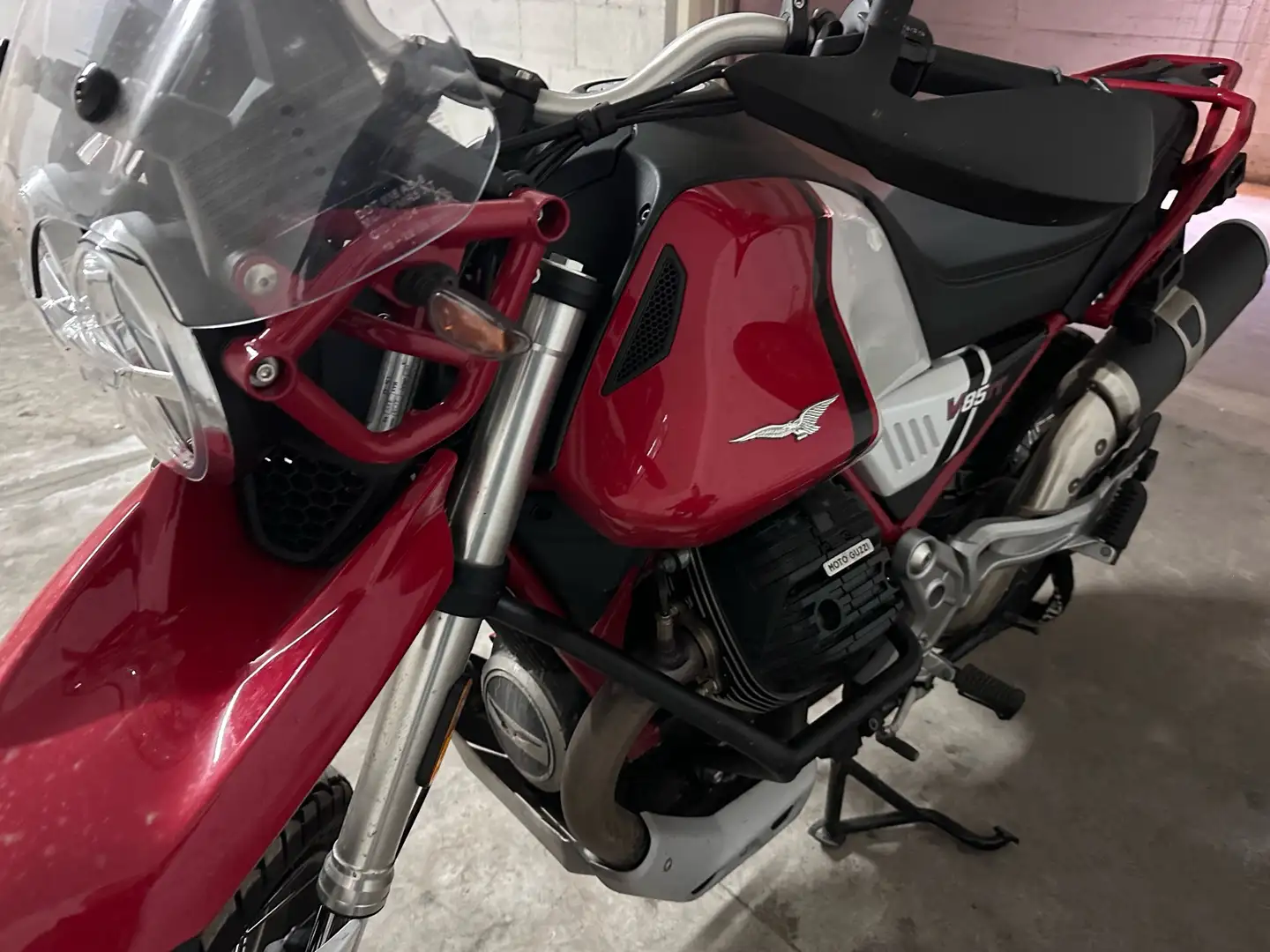 Moto Guzzi V 85 TT Moto Guzzi V85TT Evocative Graphics. - 1