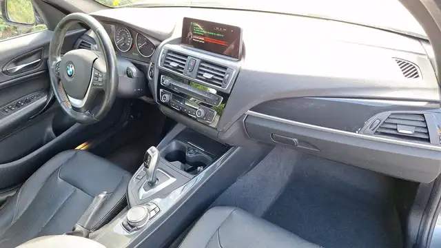 BMW 1 Series view 10