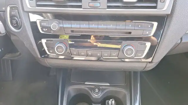 BMW 1 Series view 13