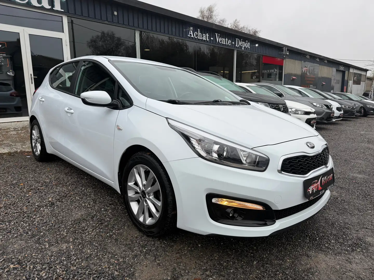 Kia Ceed / cee'd 1.4i *GARANTIE 2 ANS* 1 PROPRIETAIRE Blanc - 2