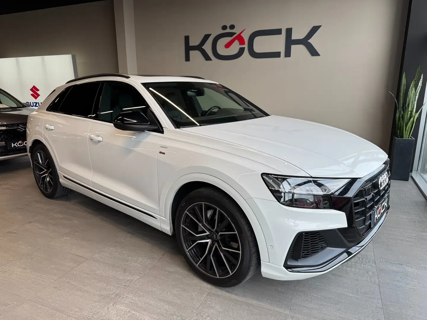 Audi Q8 50 TDI quattro Weiß - 1