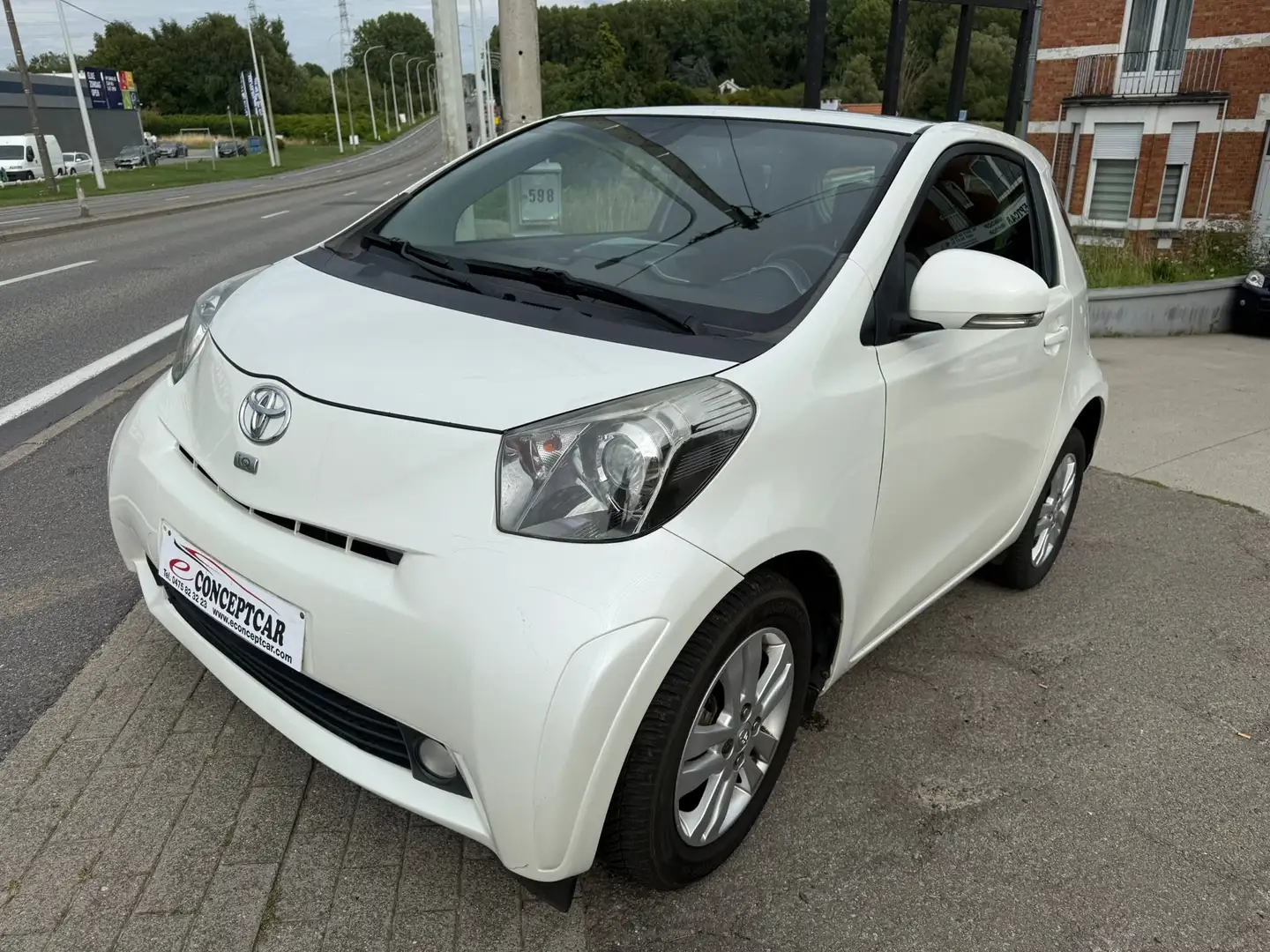 Toyota iQ 1.0i VVT-i Sol Multidrive - 1