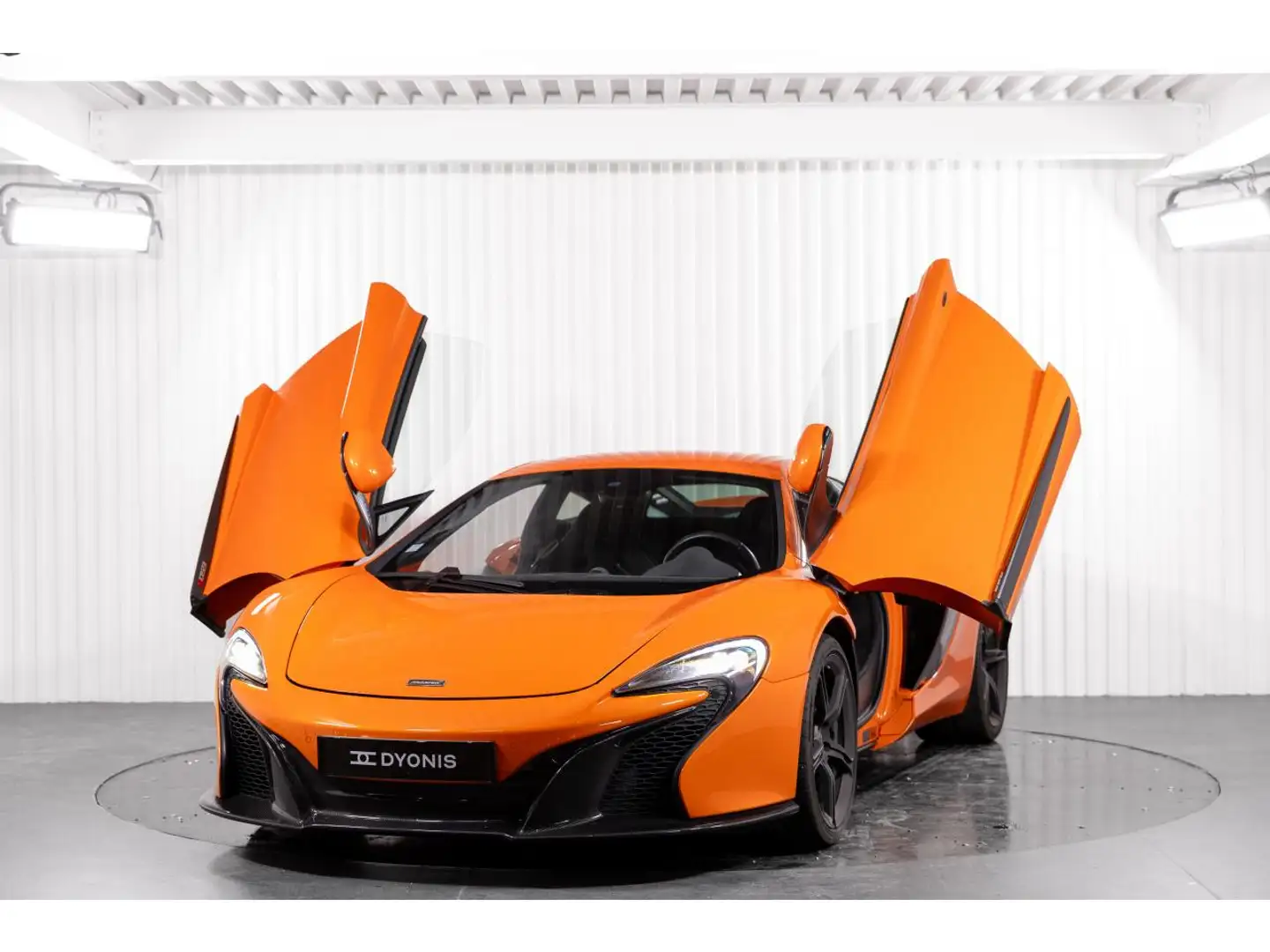 McLaren 650S Coupe 3.8L V8 Orange - 1