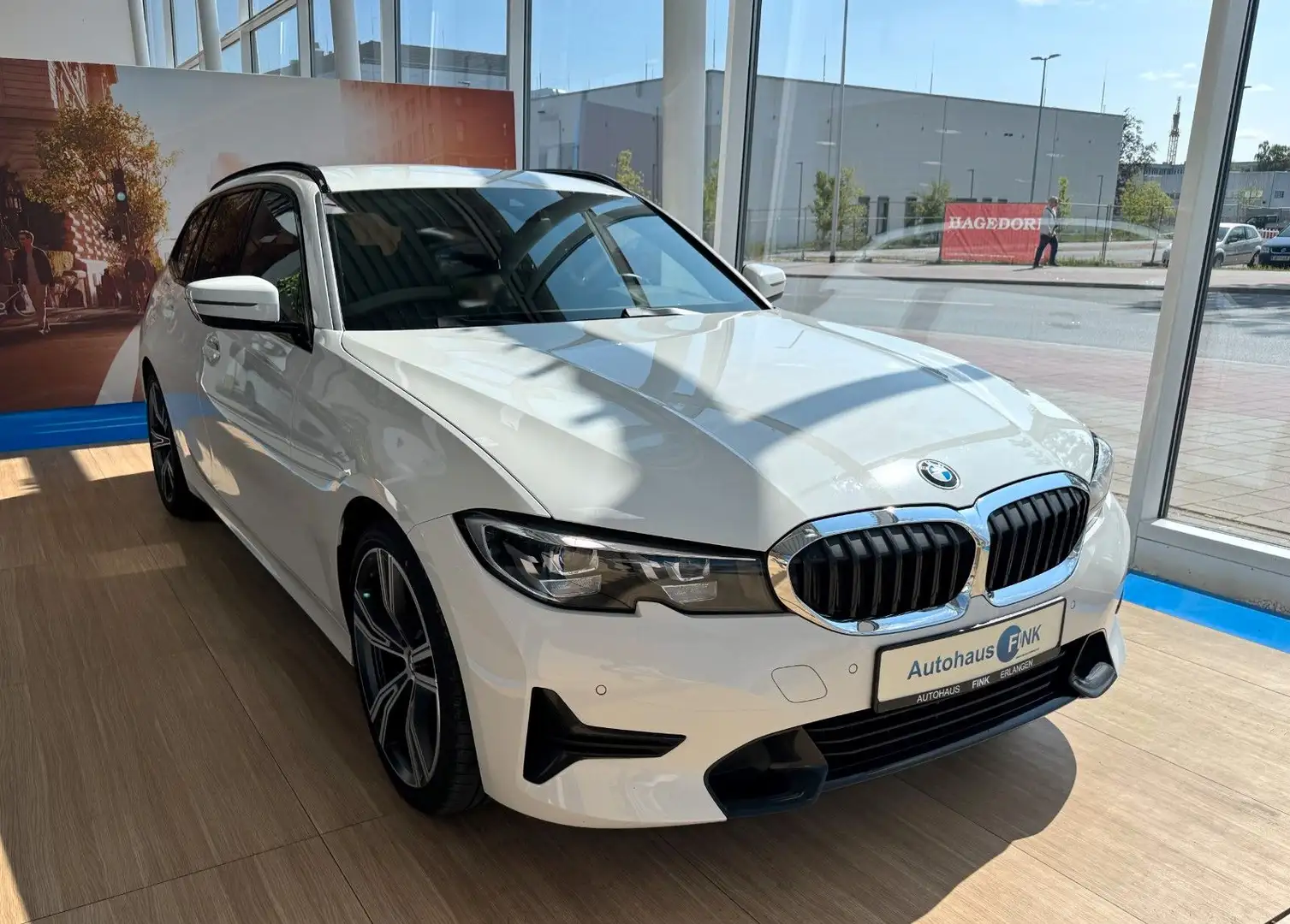 BMW 320 d Touring Sport Line L.C. Pro LED 19"LM AHK Weiß - 1