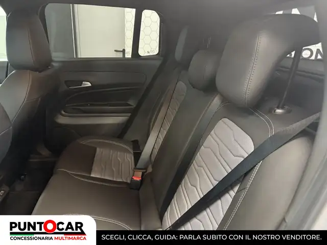 Jeep Avenger view 15