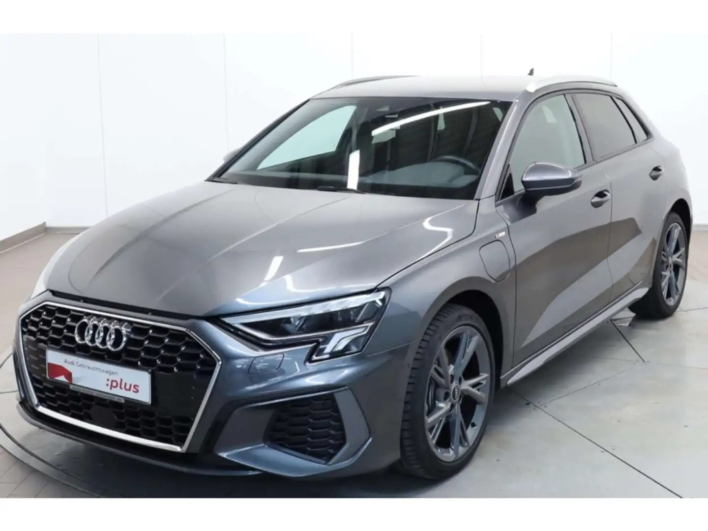 Audi A3 Sportback 40 TFSI e S line Grau - 2