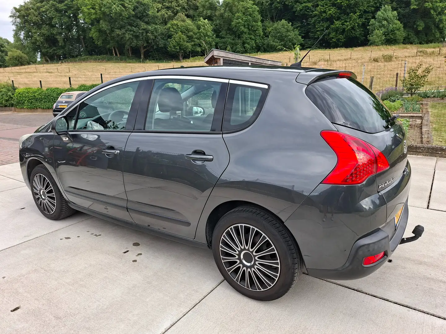 Peugeot 3008 3008 1.6 VTi ST Grijs - 2