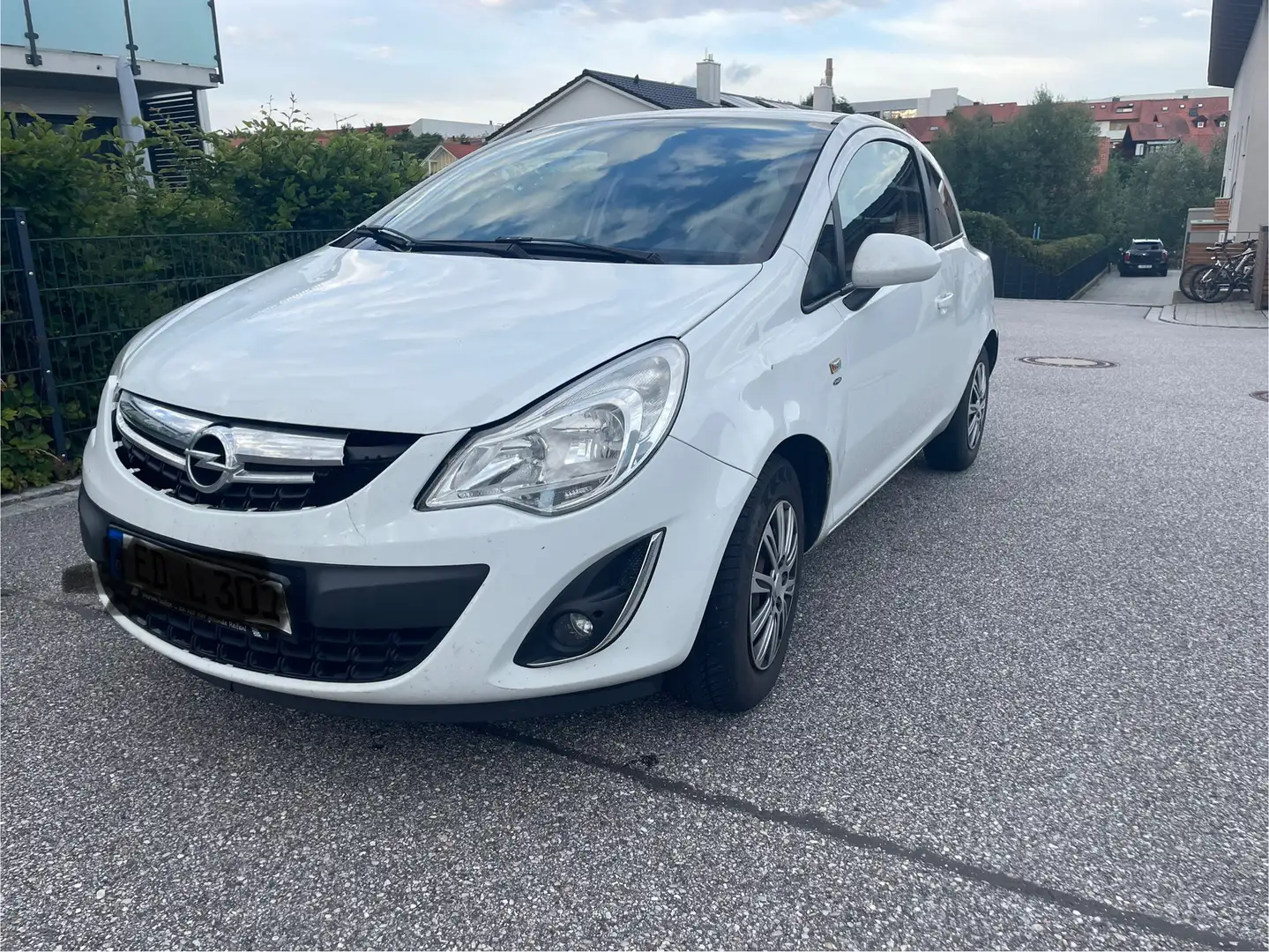 Opel Corsa Satellite Weiß - 1