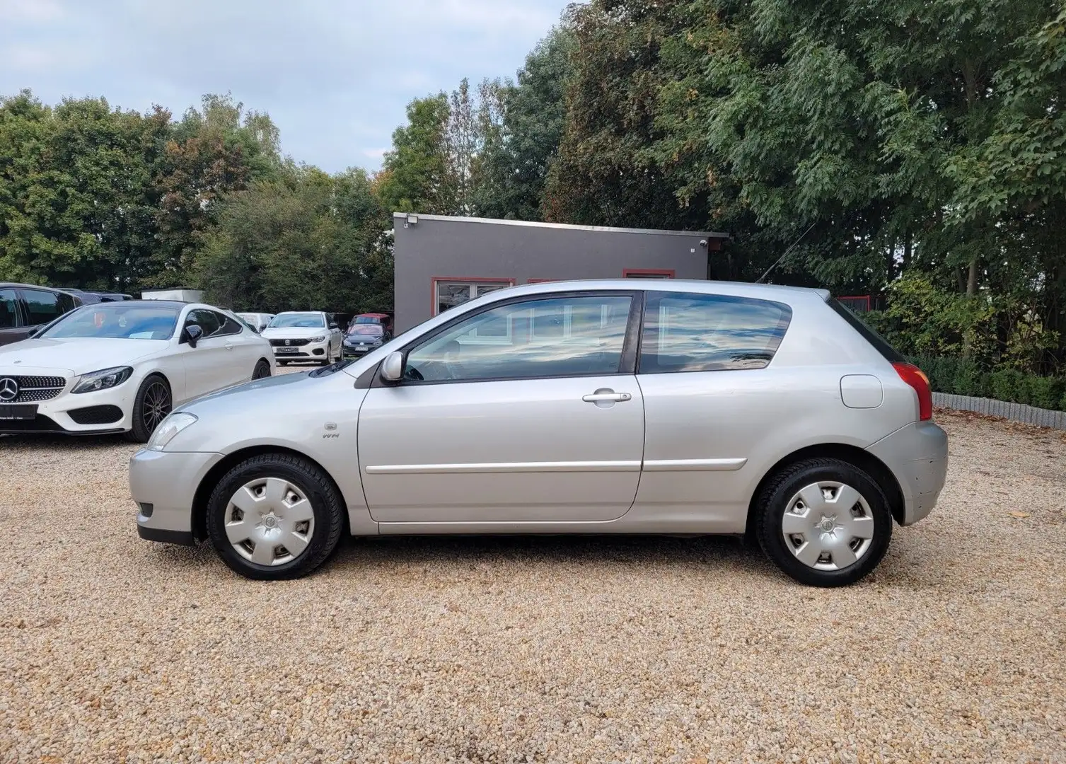 Toyota Corolla 1.6 Sol Aut.-Getr.*Klimaaut.*WR*2. Hand* Silber - 2