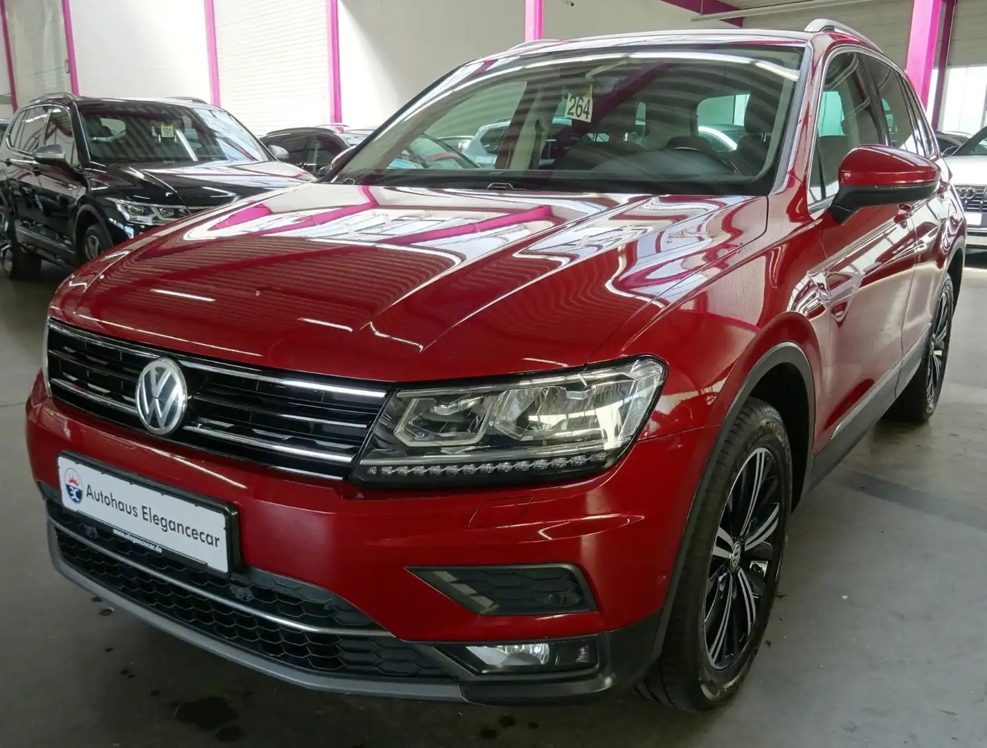 Volkswagen Tiguan TIGUAN Highline 2.0 TDI 4M.*PANO*AHK*ACC*CAM* Rot - 1