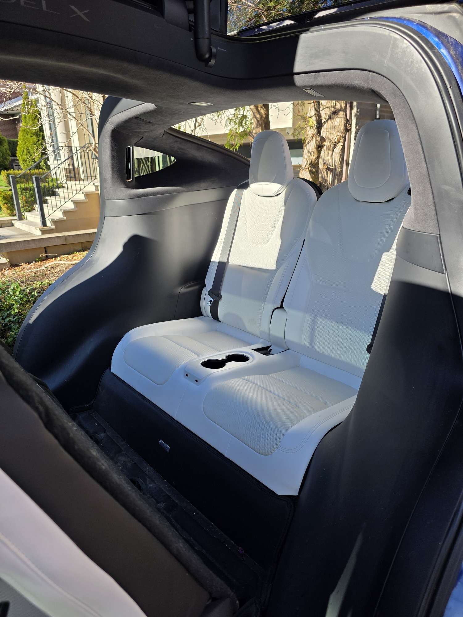 2022 Tesla Model X alt 5