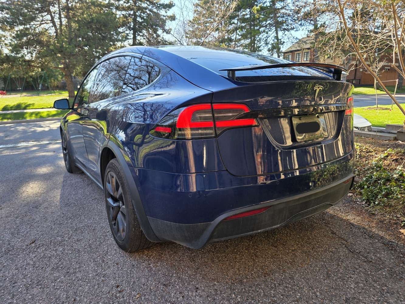 2022 Tesla Model X alt 2