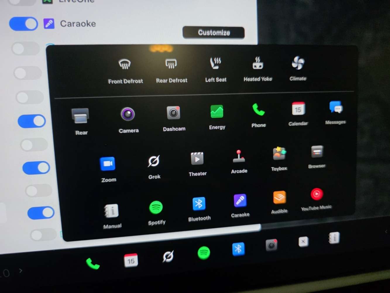 2022 Tesla Model X thumb 11