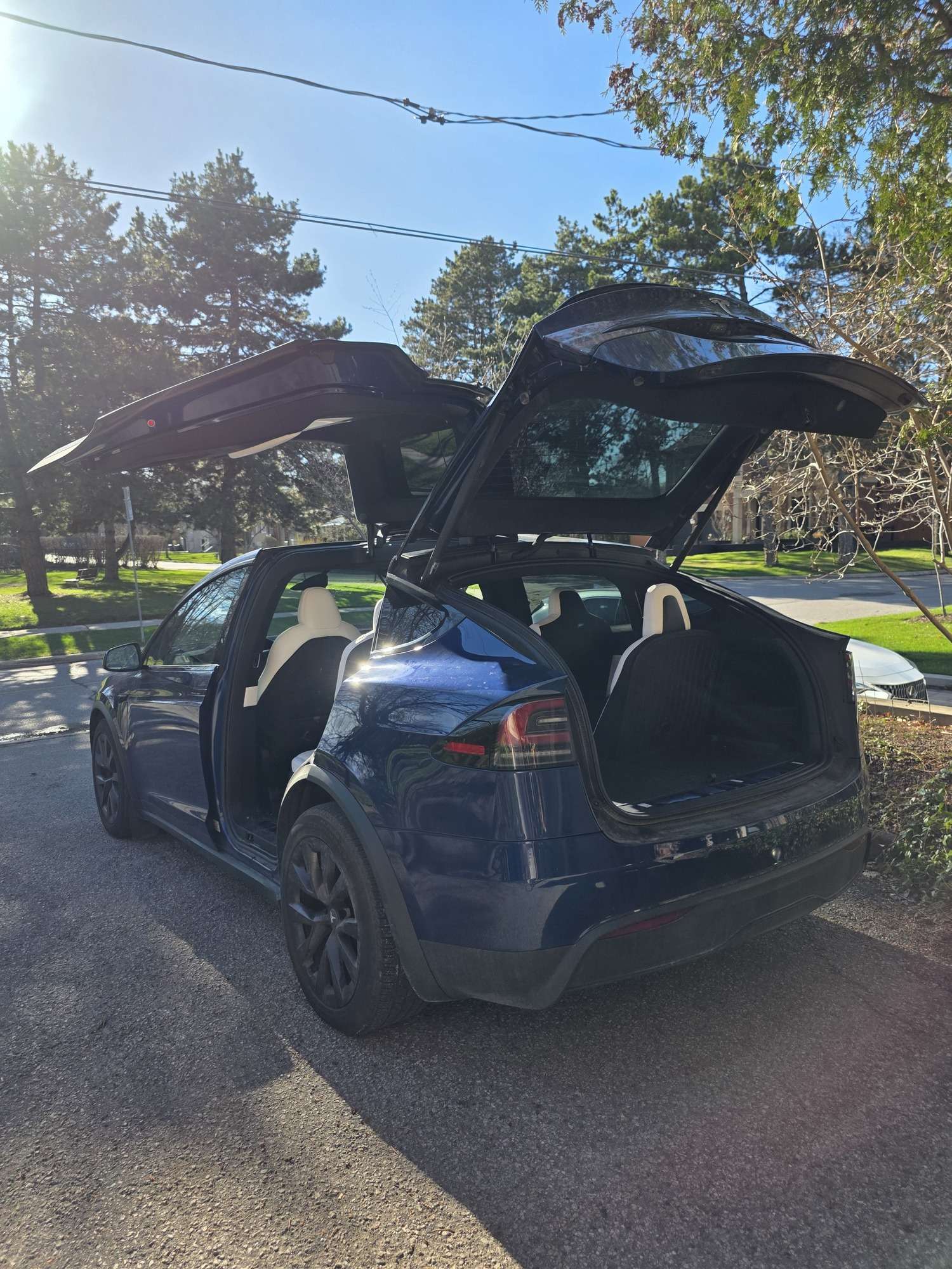 2022 Tesla Model X alt 3