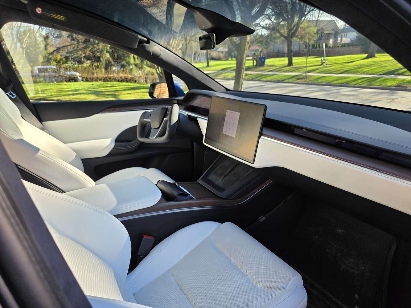2022 Tesla Model X thumb 9
