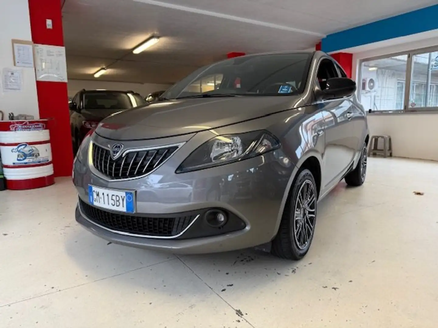 Lancia Ypsilon YPSILON 1.0 HYBRID 70 GOLD PREZZO VERO 10.900€ Gris - 1