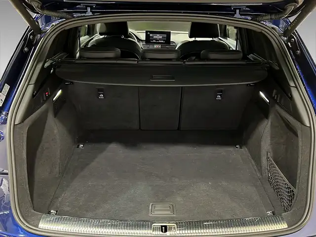 Audi SQ5 view 8