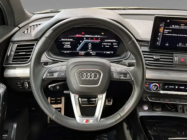Audi SQ5 view 14