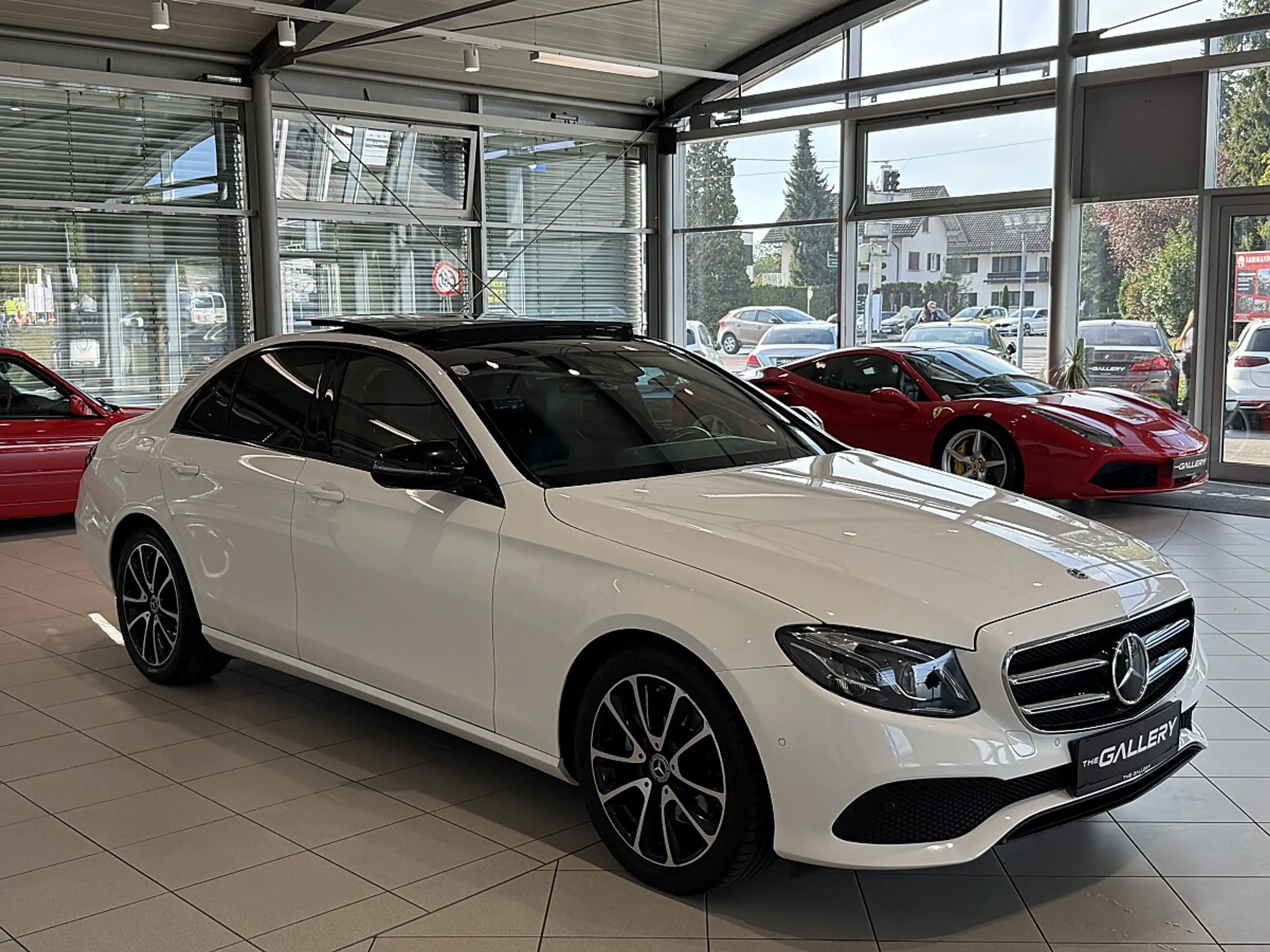 Mercedes-Benz E 220 d Aut.*Panorama*Spur*Totwinkel*Head-Up — photo 3
