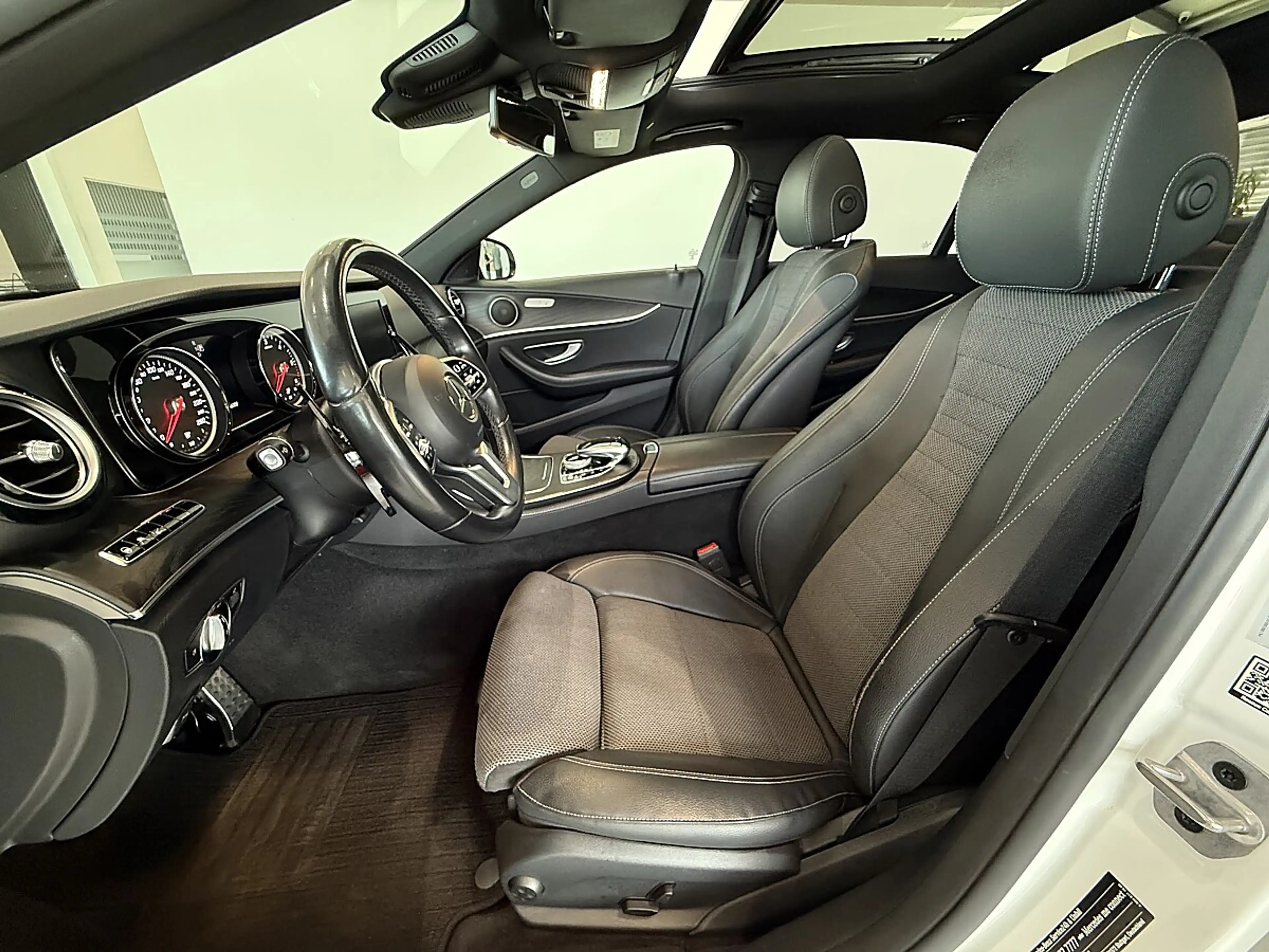 Mercedes-Benz E 220 d Aut.*Panorama*Spur*Totwinkel*Head-Up — photo 8