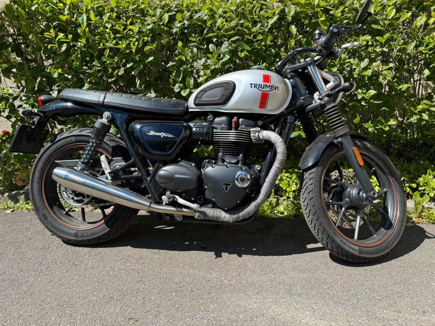 Triumph Street Twin Bonneville Srebrny - 1