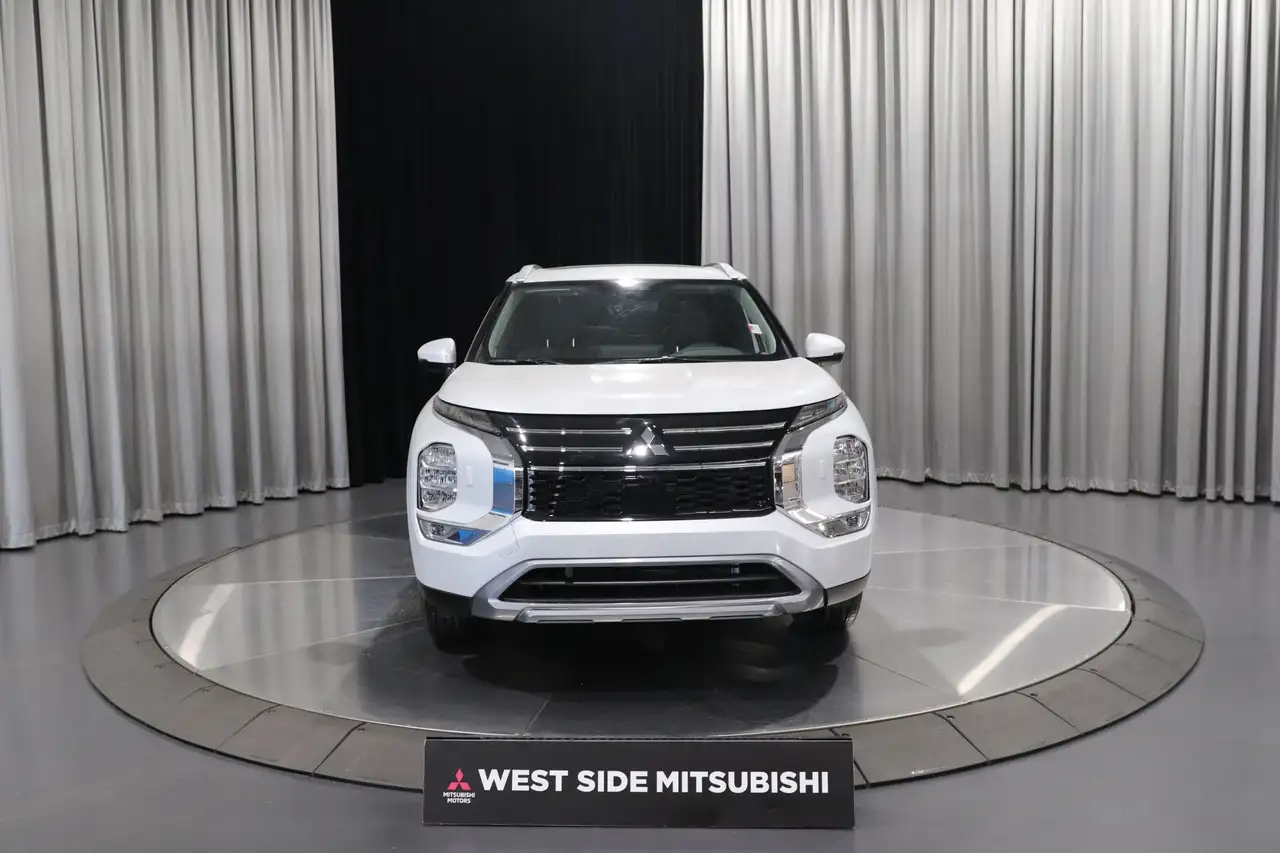 Mitsubishi Outlander снимка Mitsubishi Outlander
