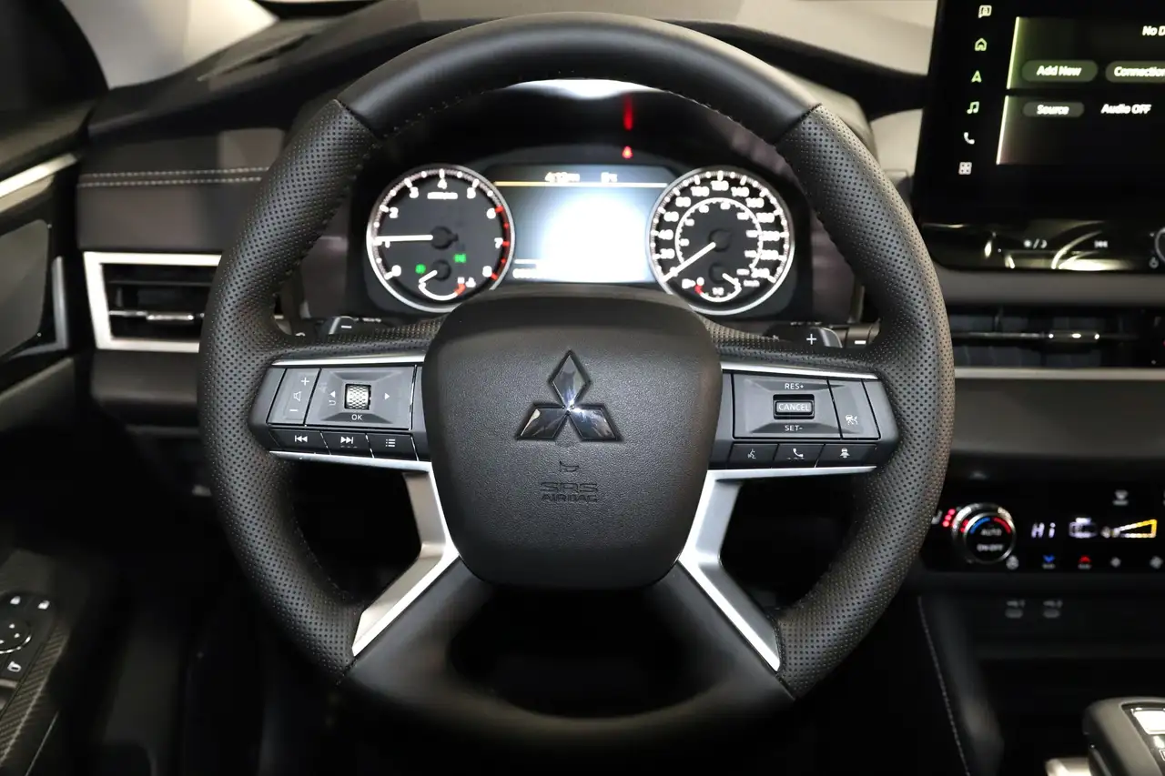 Mitsubishi Outlander снимка Mitsubishi Outlander