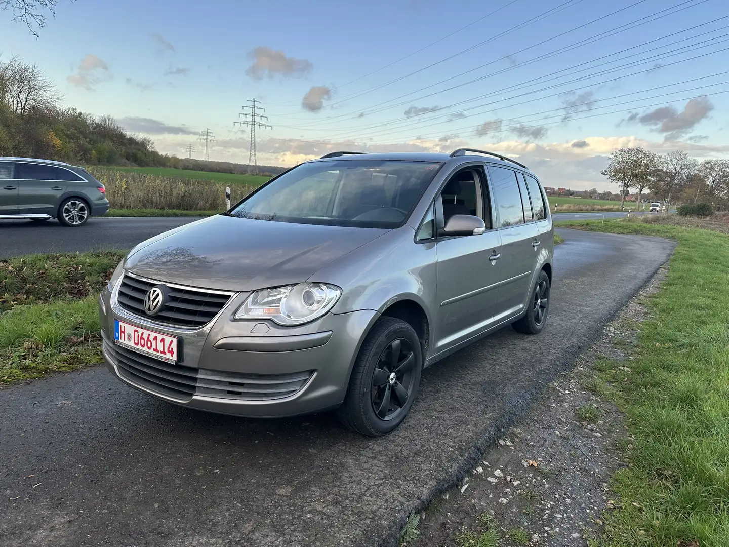 Volkswagen Touran United***KLIMAAUTOMATIK***PDC***AHK***MIT TÜV** Grau - 1