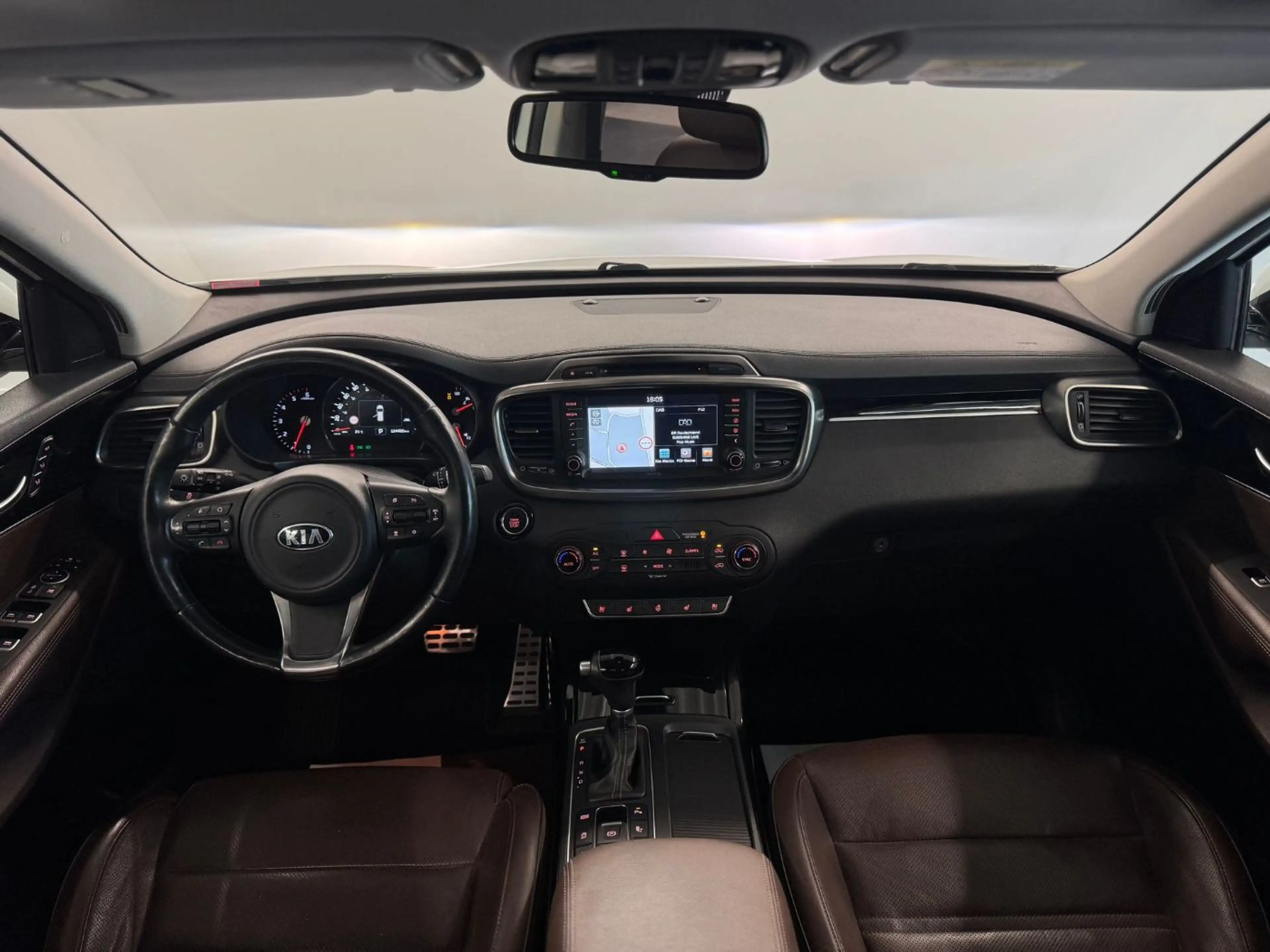 Kia Sorento Platinum Matrix 360 ACC Navi PDC Pano SHZ — photo 12