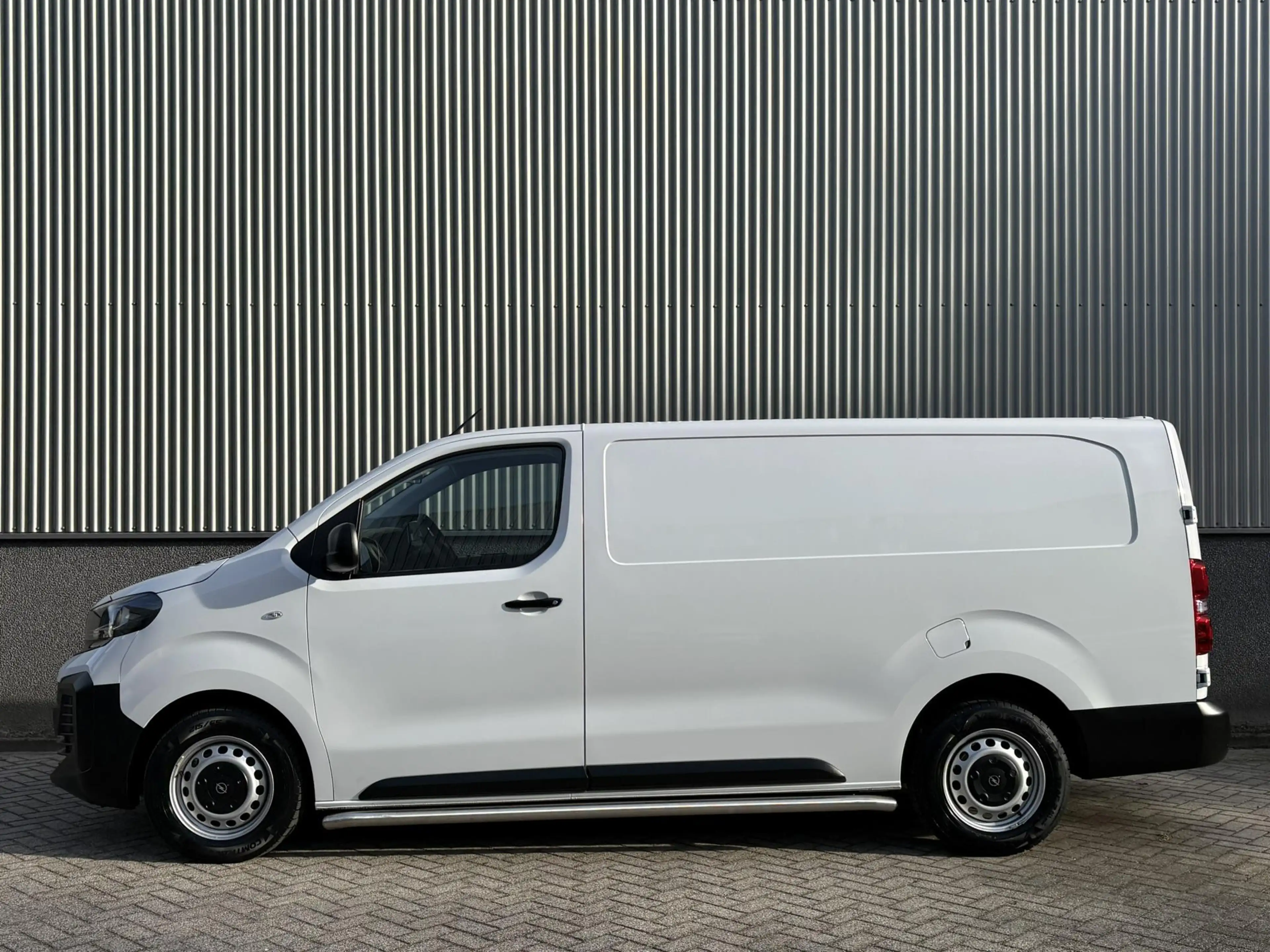 Opel Vivaro 2.0 Diesel 145 L3 | Houten Afwerking Laadruimte | — photo 10