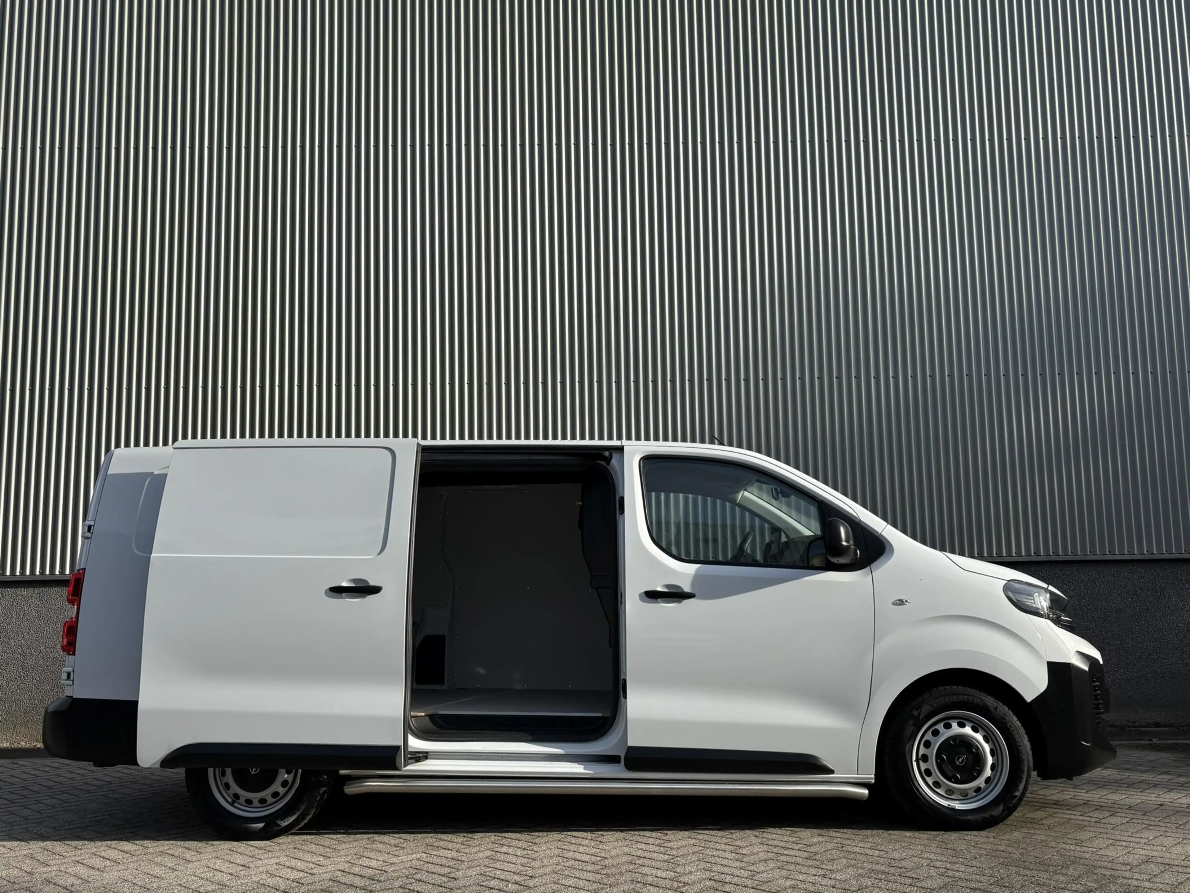 Opel Vivaro 2.0 Diesel 145 L3 | Houten Afwerking Laadruimte | — photo 5