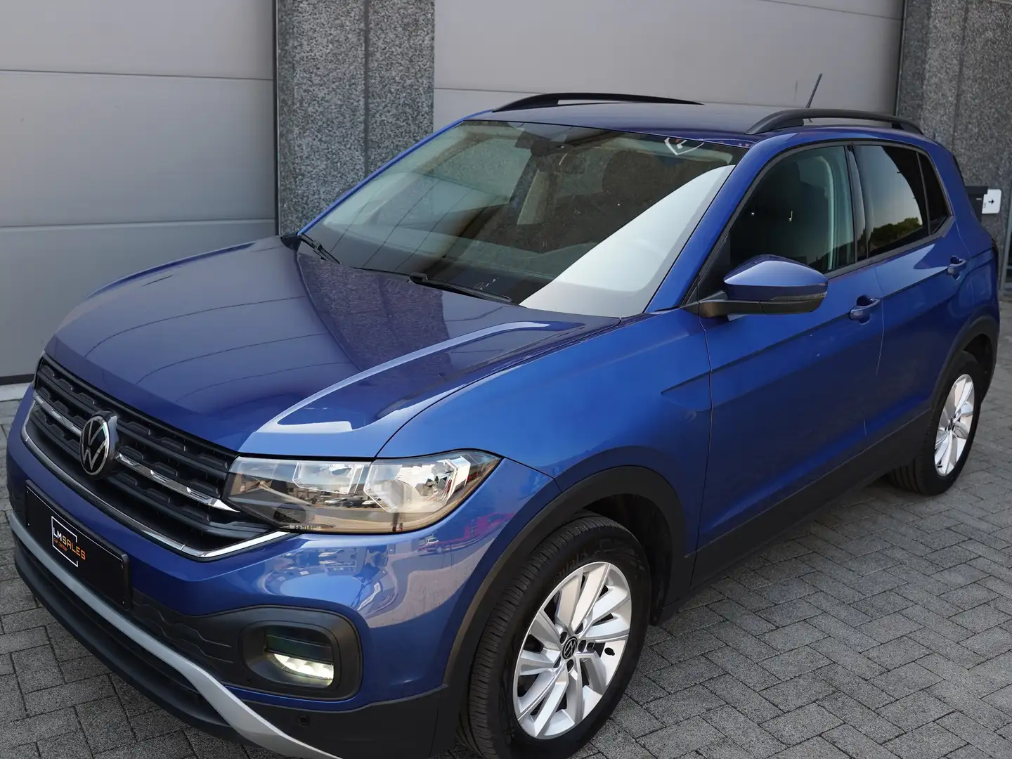 Volkswagen T-Cross LIFE 110 PK/DSG/NAVByAPP/CAM/VER.ZET/FM/DAB Bleu - 1