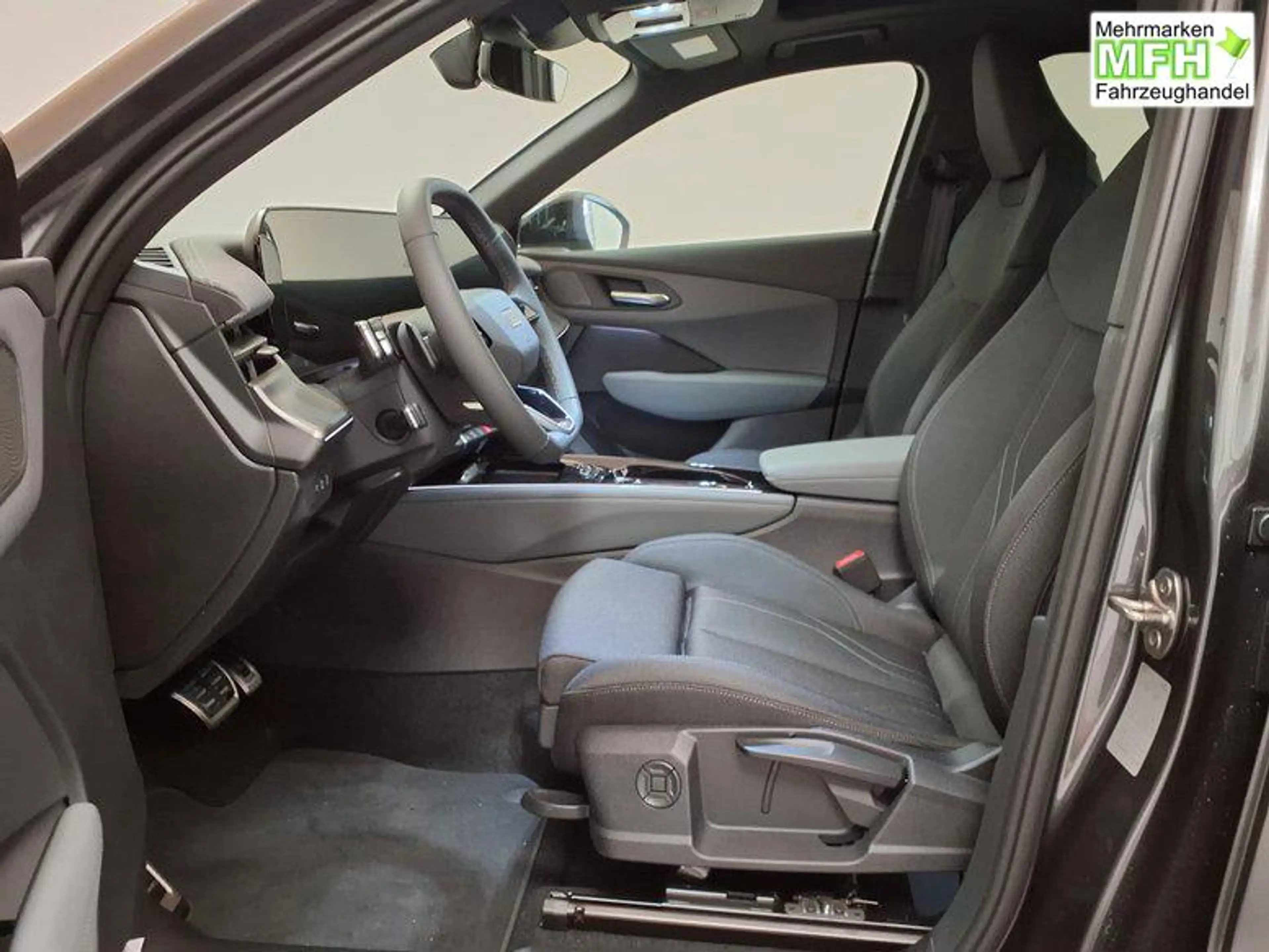 Audi Q3 S line 2.0 TSI 7-Gang DSG 195 kW (265 PS), Aut... — photo 8
