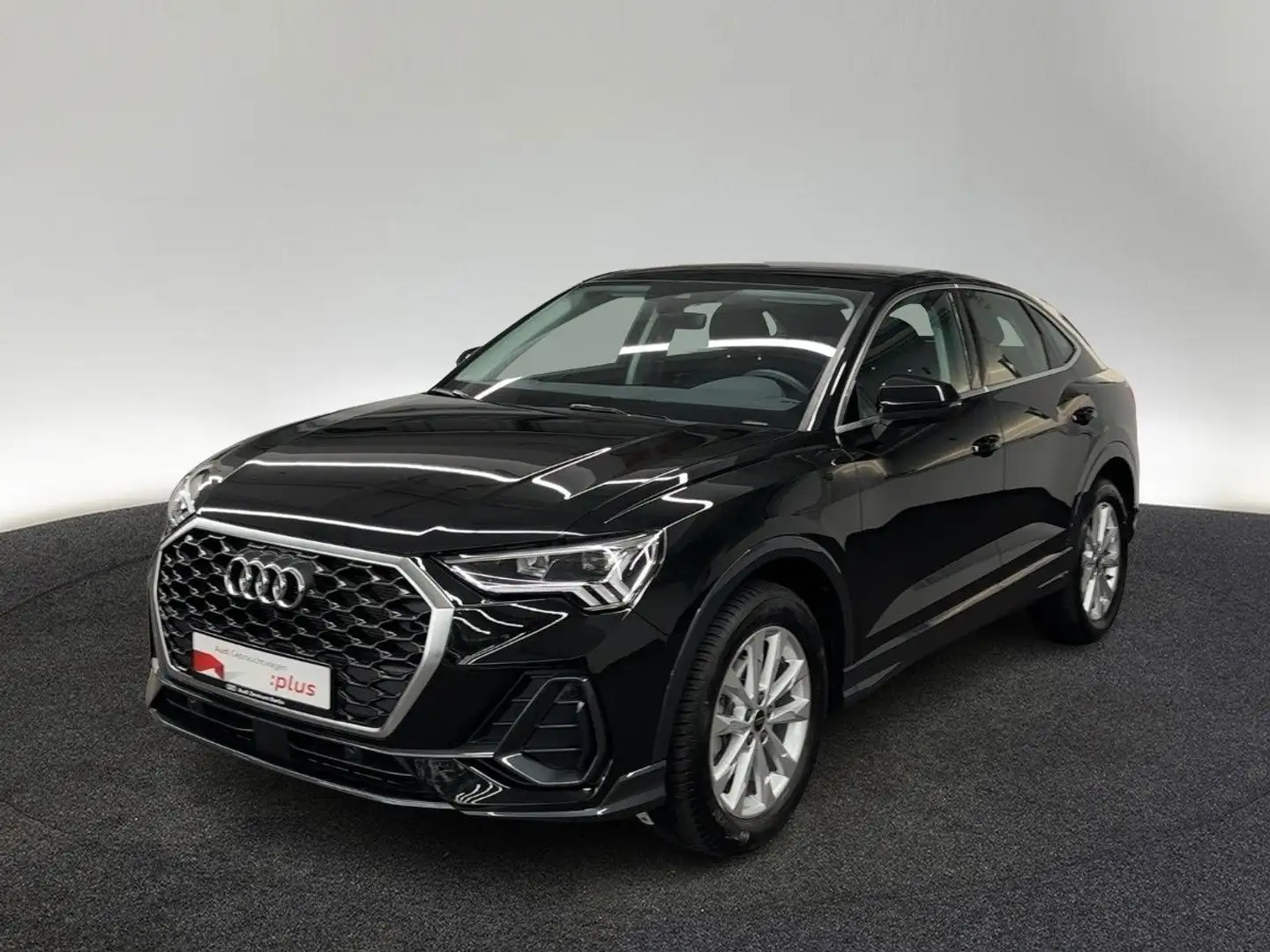 Audi Q3 35 TFSI S tr. VIRTUAL PDC LED RFK Schwarz - 2