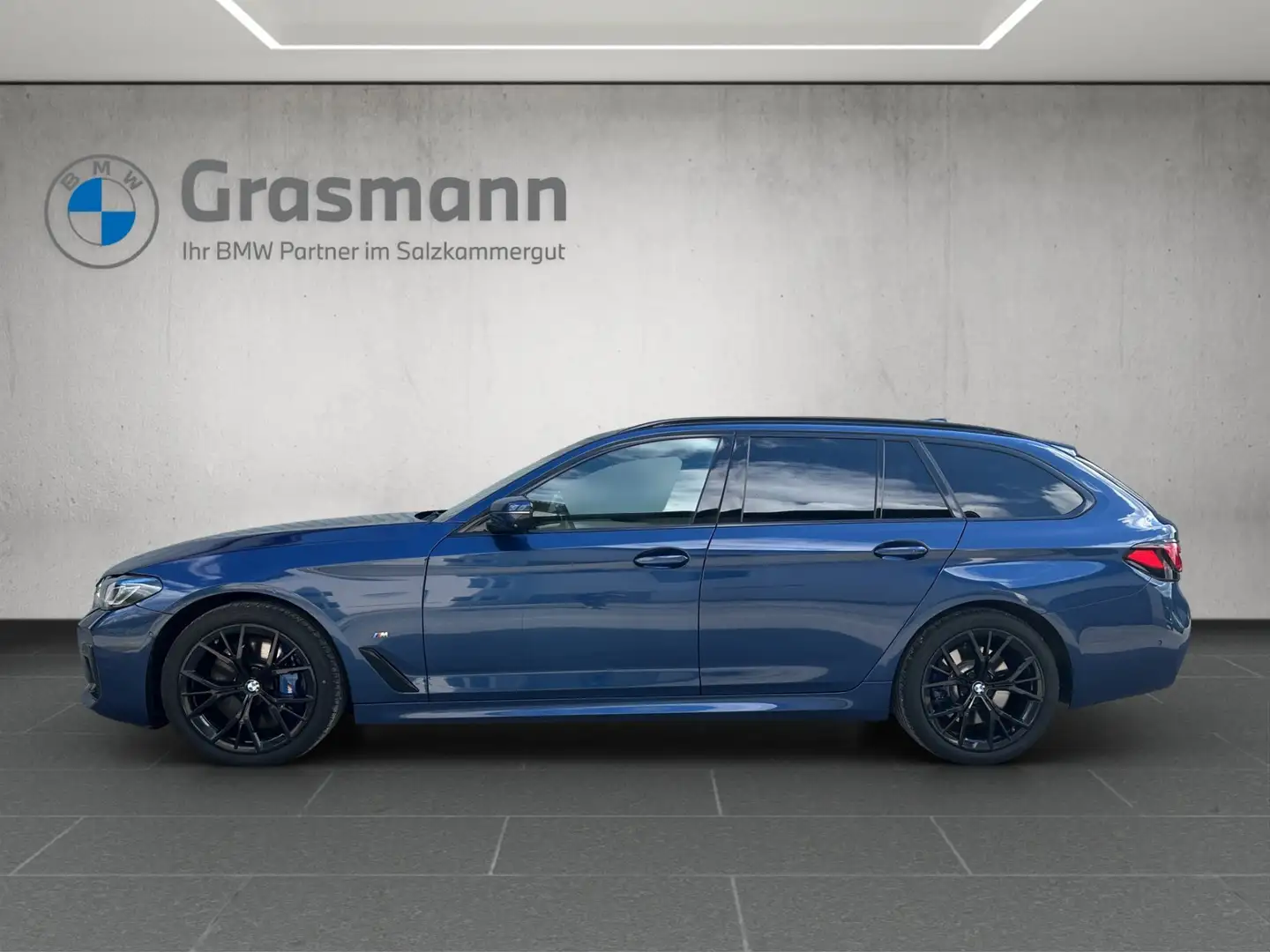 BMW 540 d xDrive Blau - 2