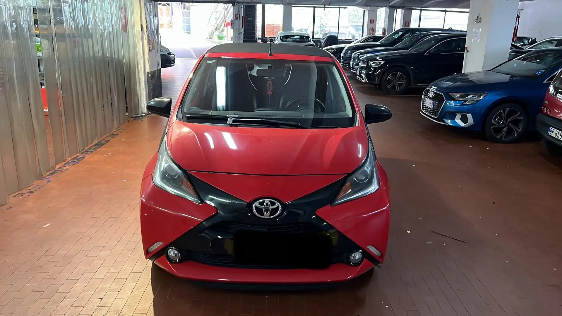 Toyota Aygo 5p 1.0 x-cite Czerwony - 1