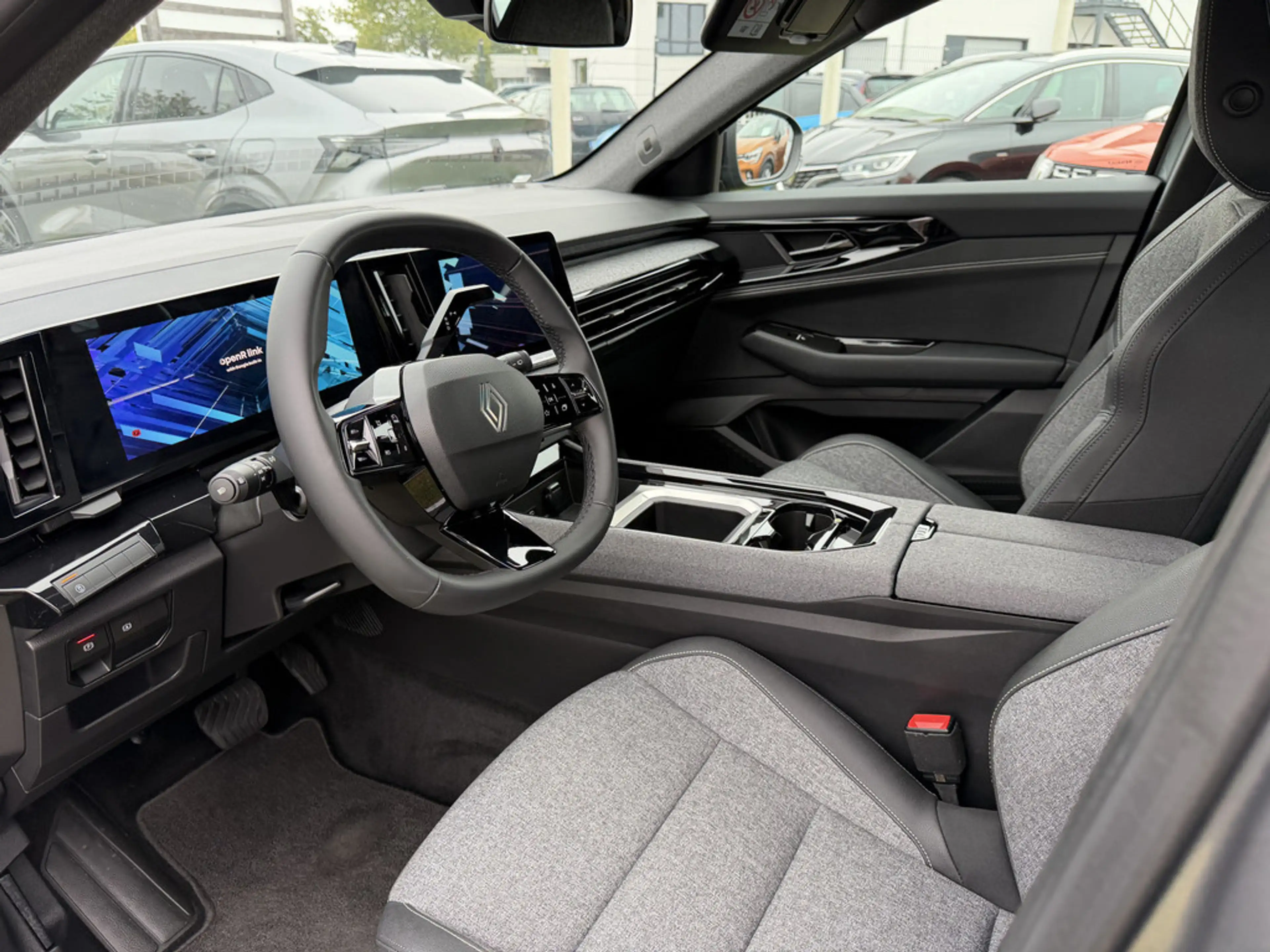 Renault Austral E-TECH FULL HYBRID 200 — photo 4