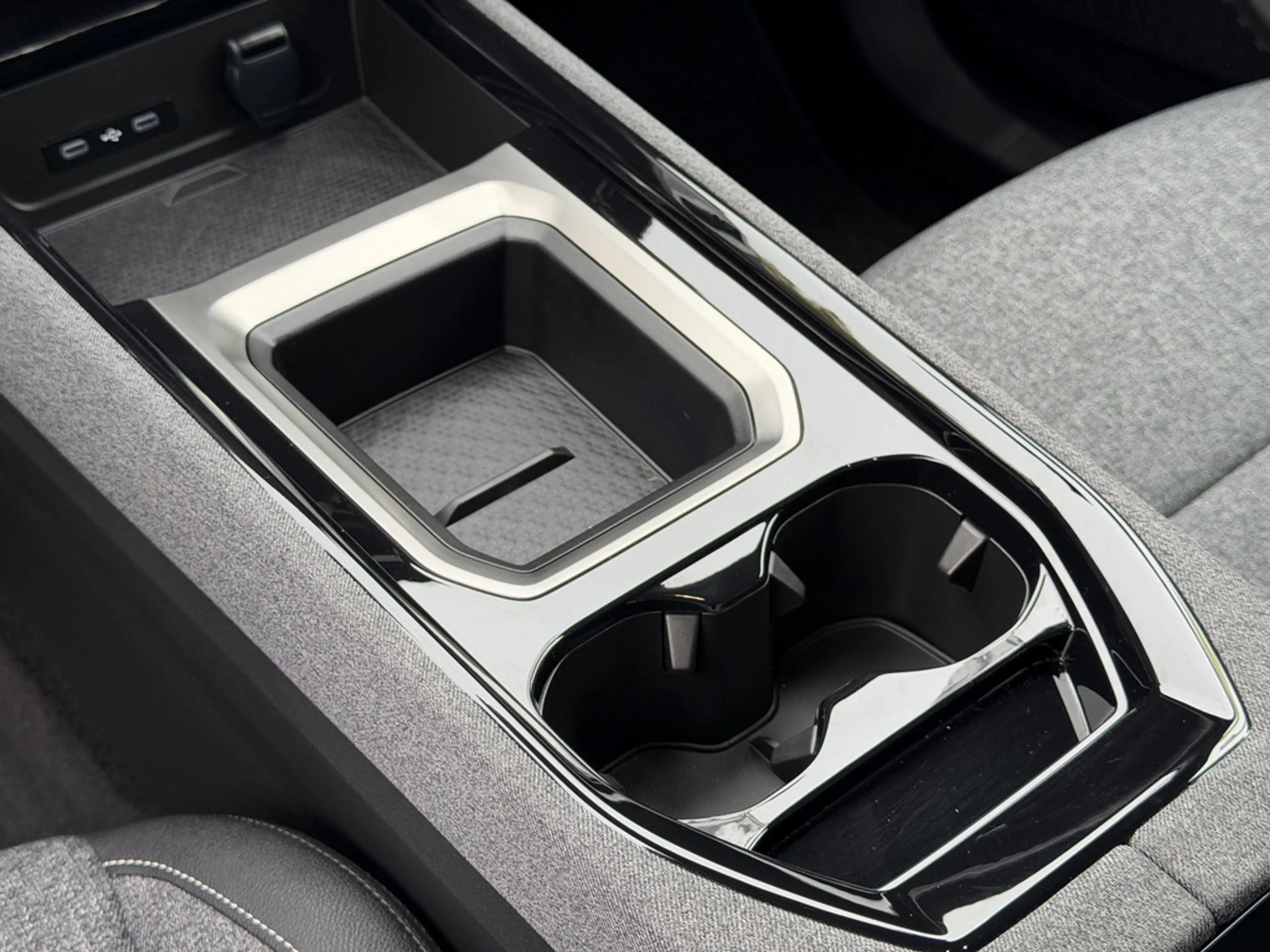Renault Austral E-TECH FULL HYBRID 200 — photo 8