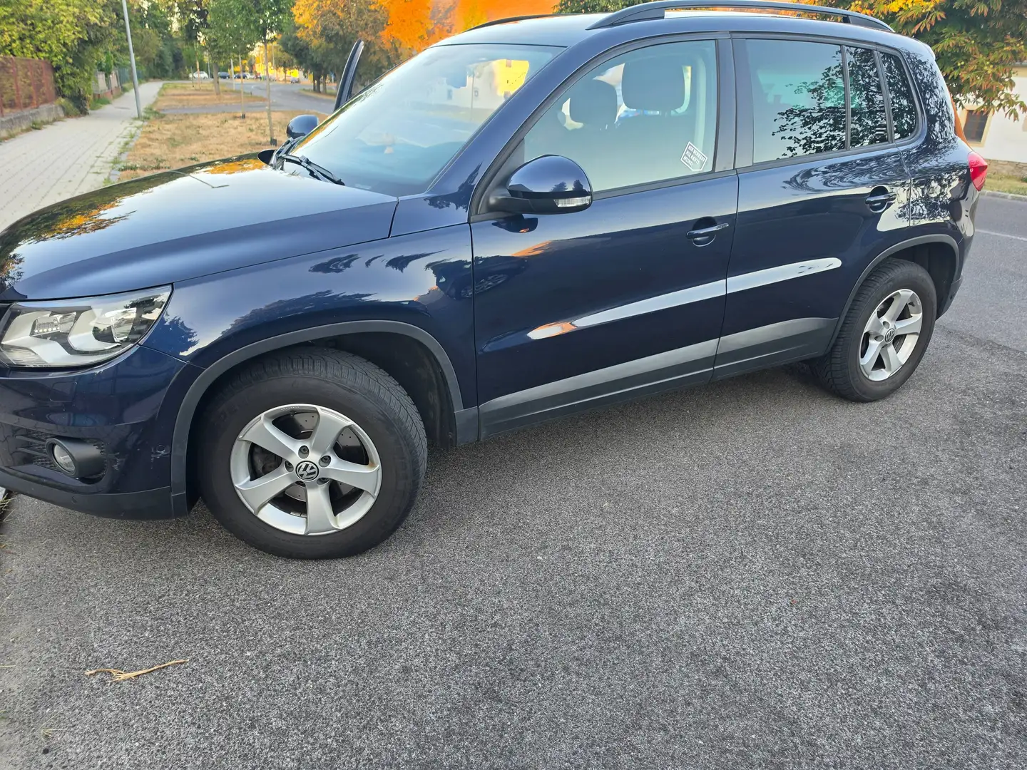 Volkswagen Tiguan Tiguan 2,0 TDI SCR 4Motion Austria Austria Blau - 2