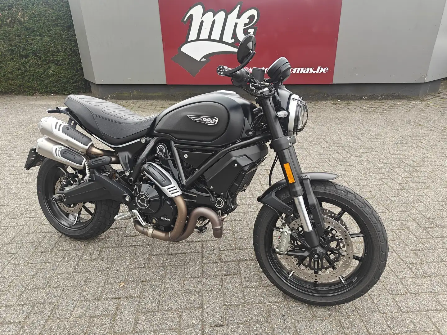 Ducati Scrambler 1100 Black Pro Zwart - 1