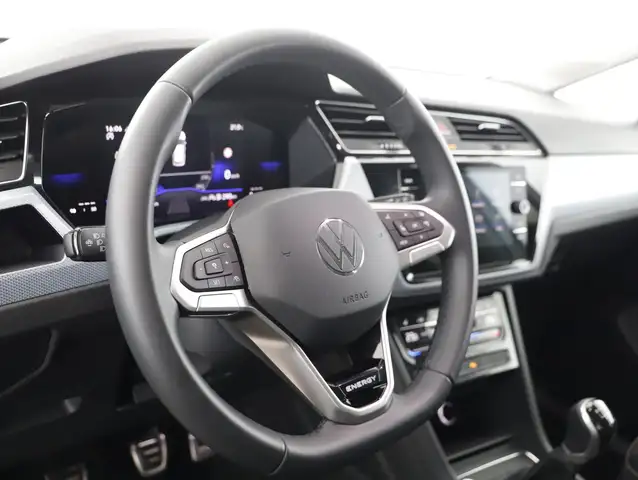 Volkswagen Touran view 11