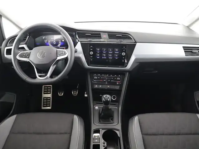 Volkswagen Touran view 10