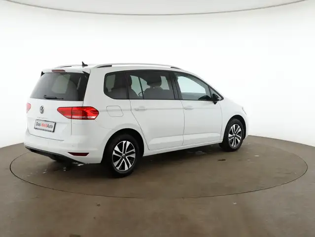 Volkswagen Touran view 4
