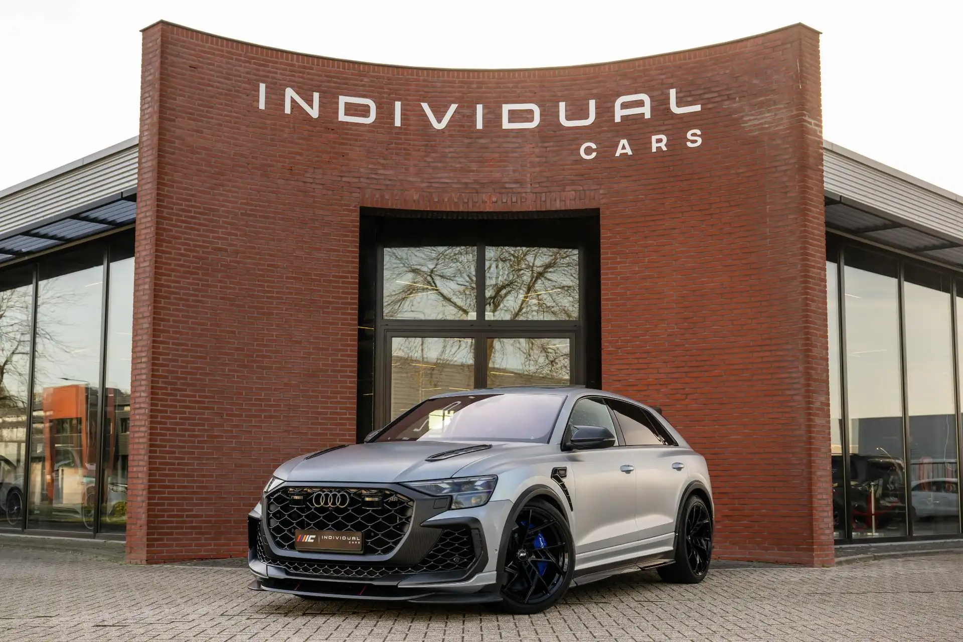 아우디 RSQ8 4.0 TFSI 2025 은색 사진 2