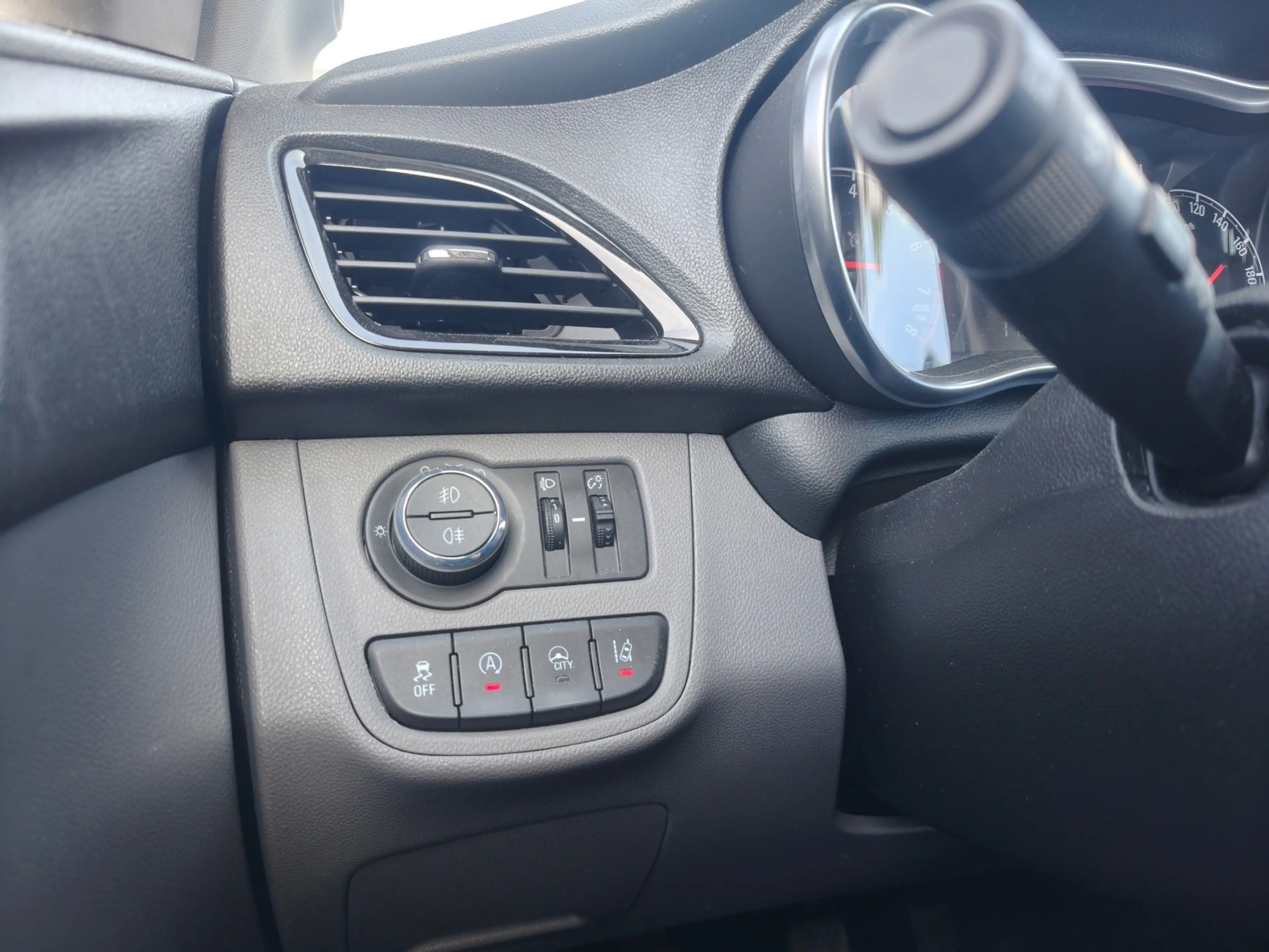 Opel Karl 1.0 ecoFLEX Innovation, Leer, Clima, Cruise, LM, N — photo 14