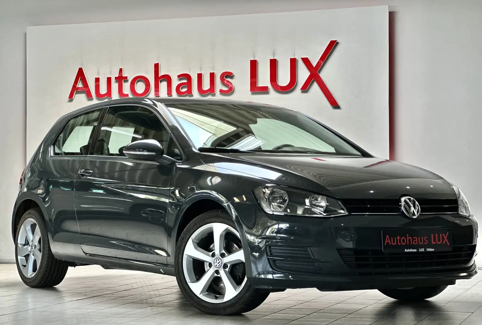 Volkswagen Golf BENZIN*TRENDLINE*URANO-GRAU*2HAND*NAVI*LED Gris - 1