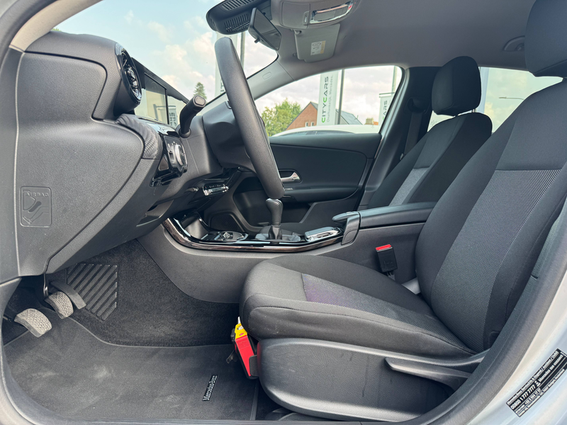 Mercedes-Benz A 180 d-ÉTAT NEUF!-CARNET COMPLET MERCEDES-EU6 d-1 AN DE GARANTIE-TOPDEAL!! — photo 12