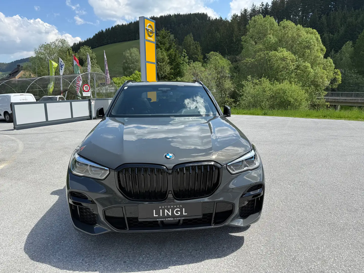 BMW X5 xDrive 30d M Sport *INDIVIDUAL* Grau - 2