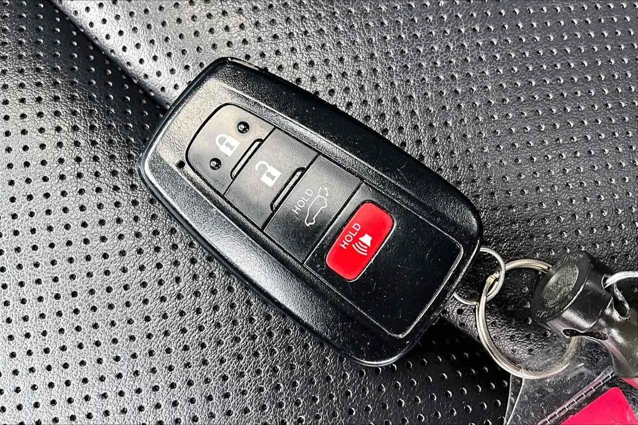 Toyota RAV 4 снимка Toyota RAV 4