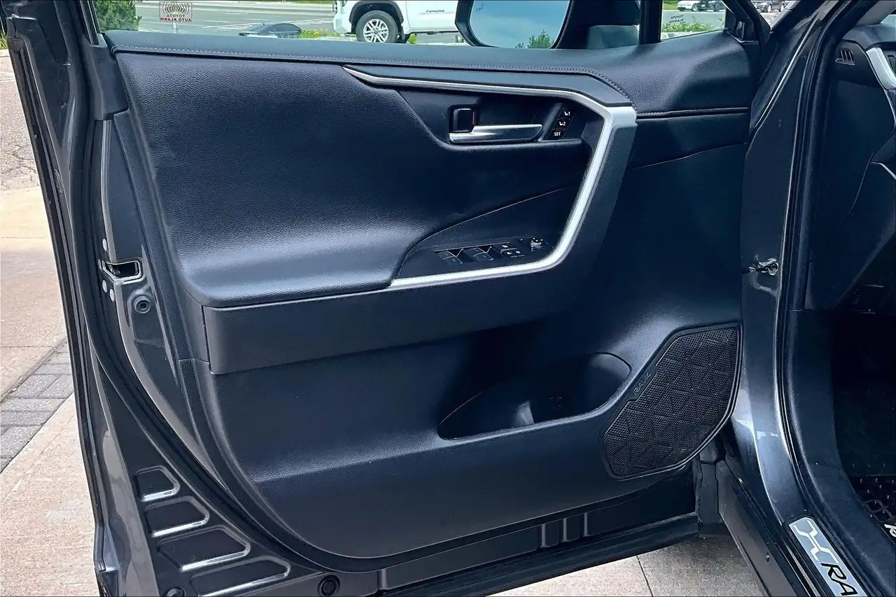 Toyota RAV 4 снимка Toyota RAV 4